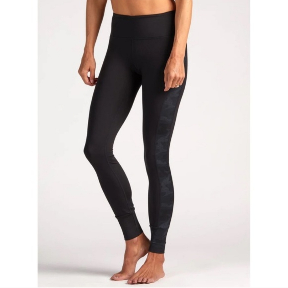 Vuori Asymmetric Black Block Camo Stripe Leggings